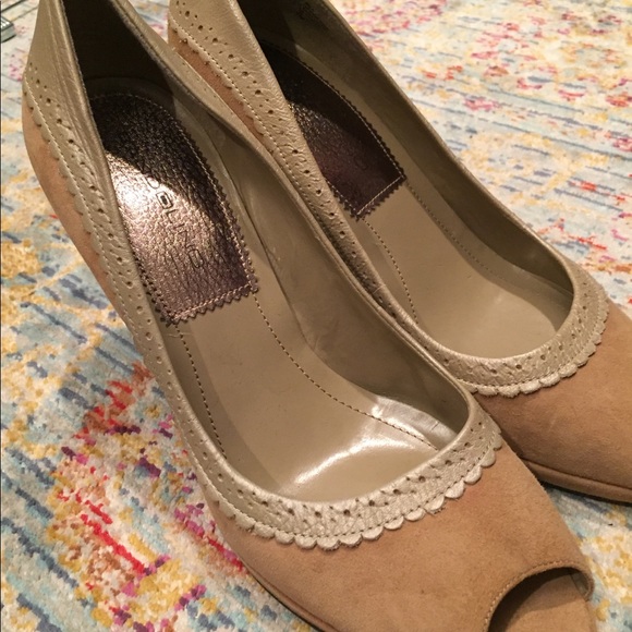 Peep toe Bandolino tan heel shoes - Picture 3 of 6